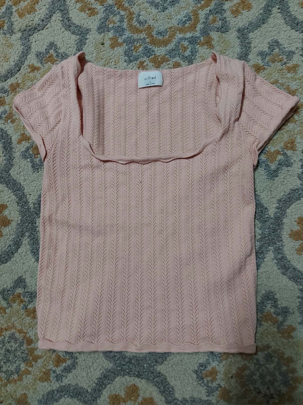 Aritzia Wilfred salmon pink knit short sleeve top